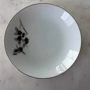 Classic White and Gray Floral Dinner Plate